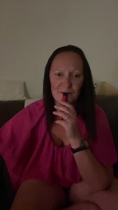 Nadine1990 live from Germany