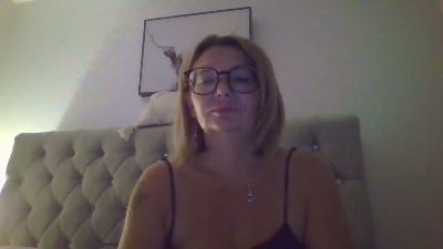 Naughty_Nicx live from United Kingdom