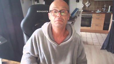 Nupsi live from Germany