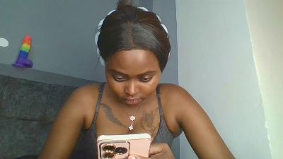 Pinkie29 live from Kenya