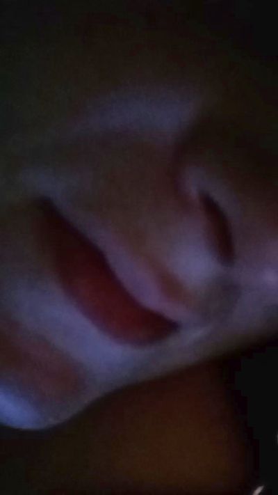 Rebekahdomme live from United States