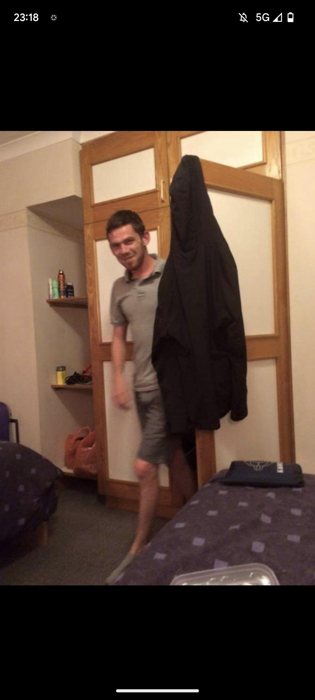 Stevenyelof69 live from United Kingdom