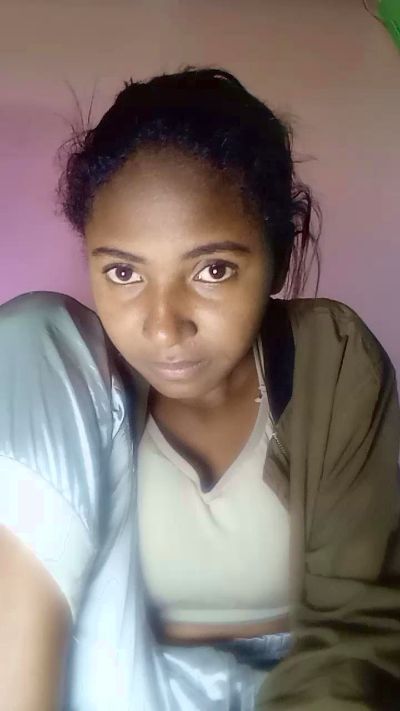 Sylvanah2 live from Madagascar