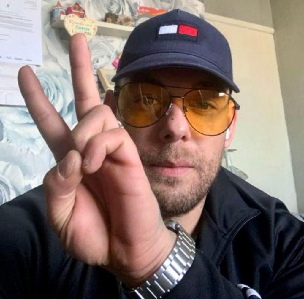 Taboo4u69 live from United Kingdom