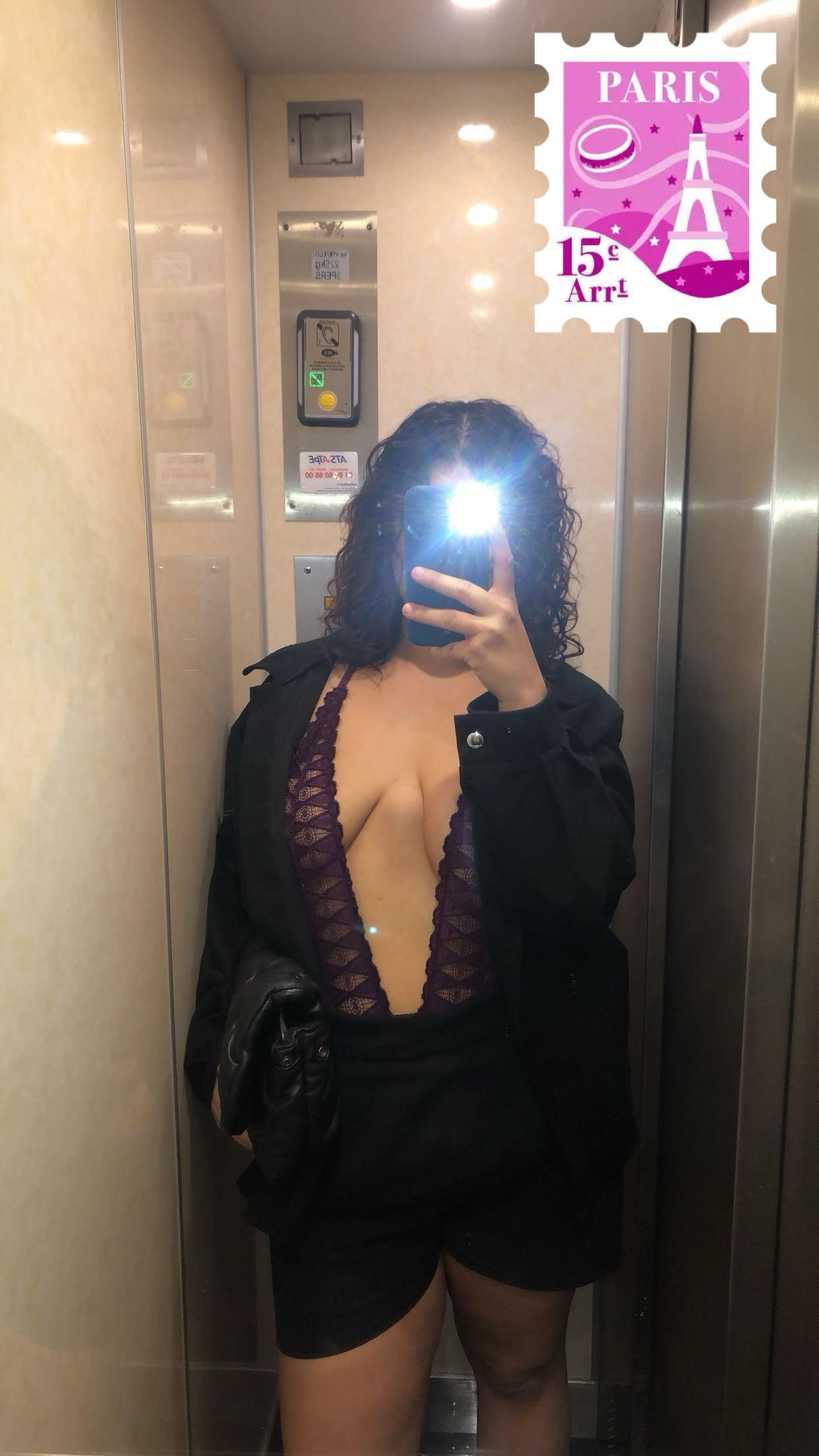 Tamarocaine93 live from France
