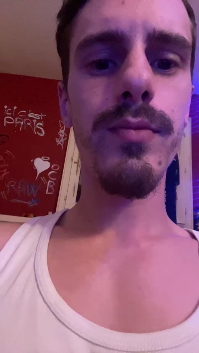 Theo95_ live from France
