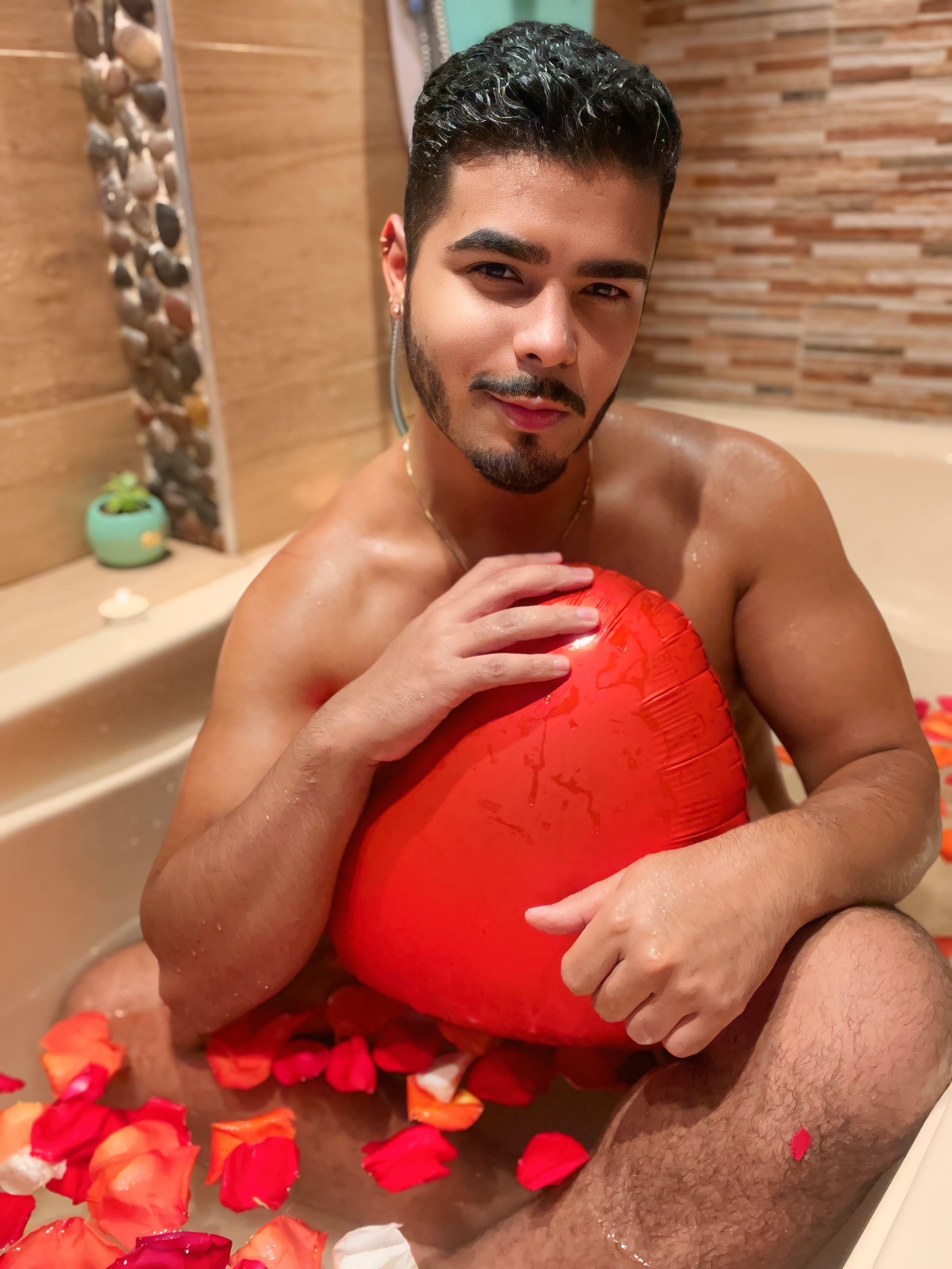 Thiagowest live from Colombia