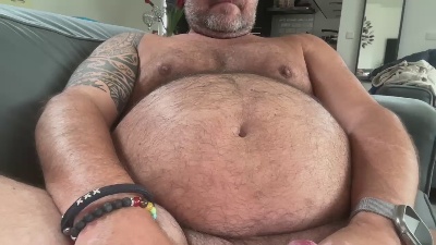 bear4cum1 live from Netherlands