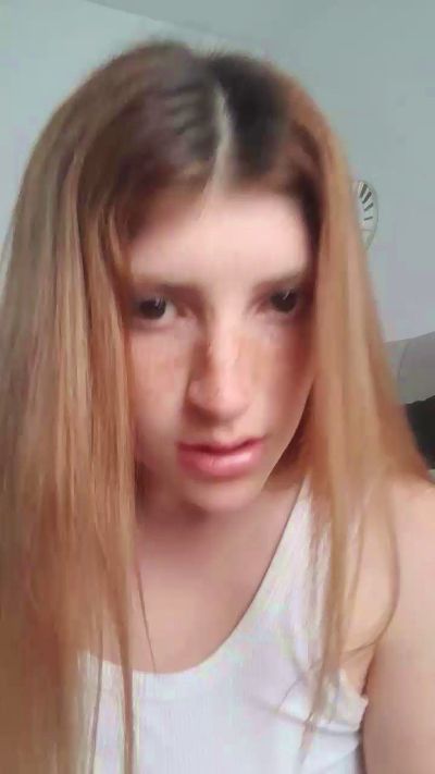 camila4993 live from Argentina