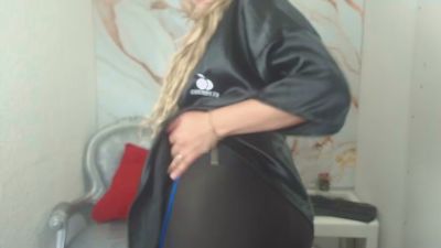 chystal_doson live from Colombia