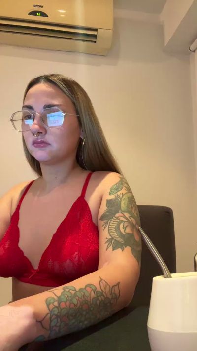 emiilyhot live from Argentina
