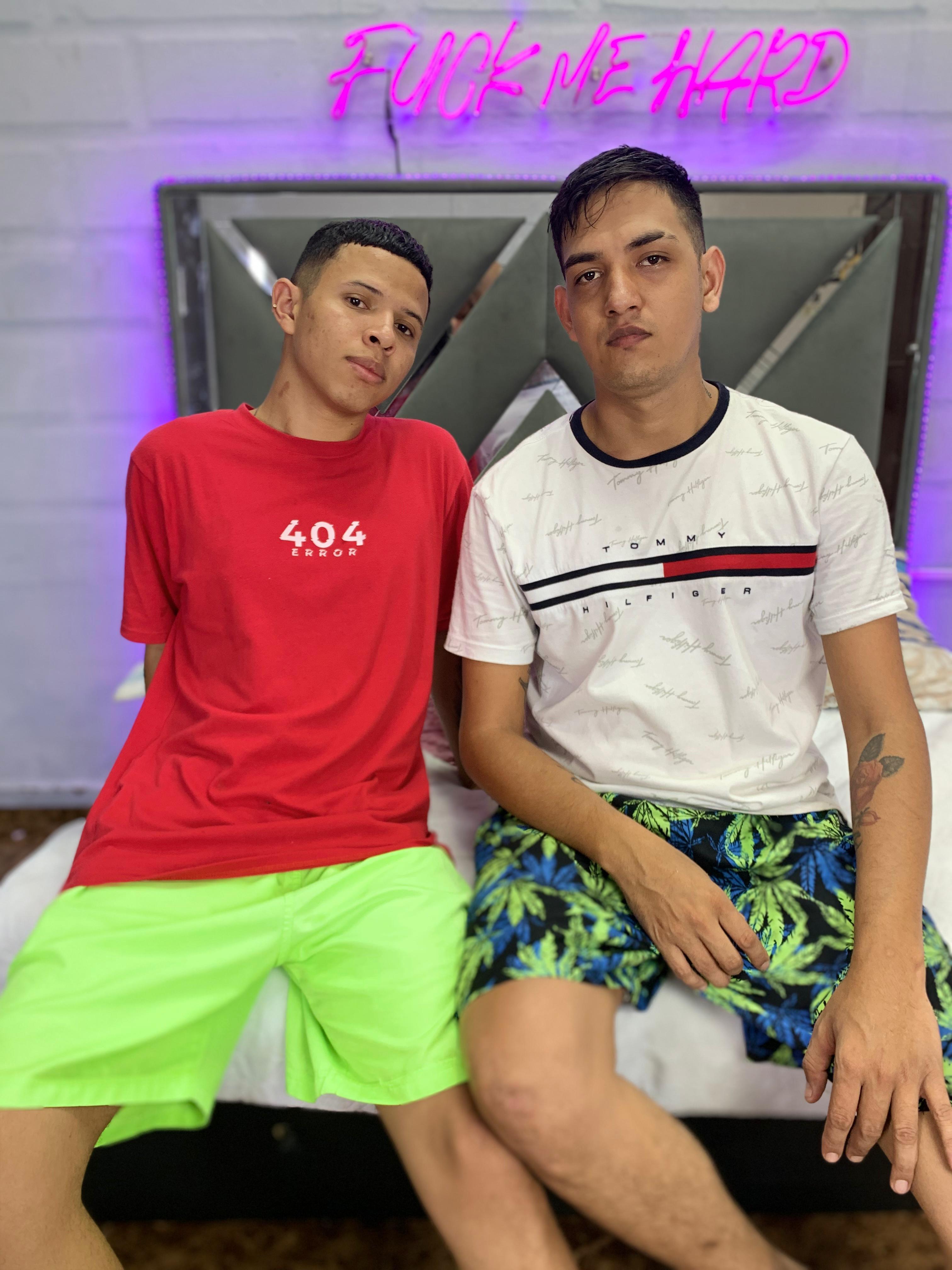 friends_withsex live from Colombia