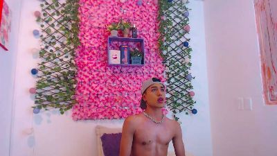 iam_lukas__ live from Colombia