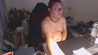 lin308902 live from Taiwan