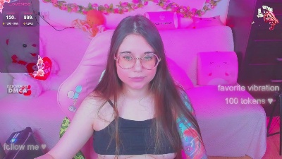 lolisuccub live from United States