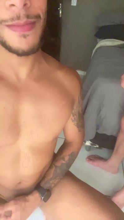 lucas22cm4 live from Brazil