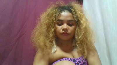 monicasexy42 live from Madagascar