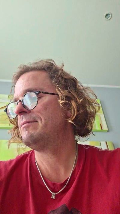 olivier020 live from Belgium