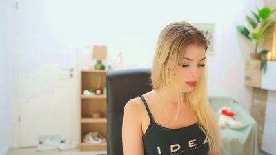 peachyliana live from Poland