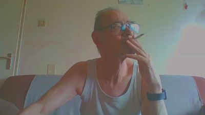 rrobb62 live from Netherlands