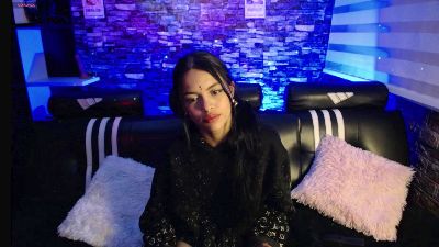 sharlottessence live from Colombia