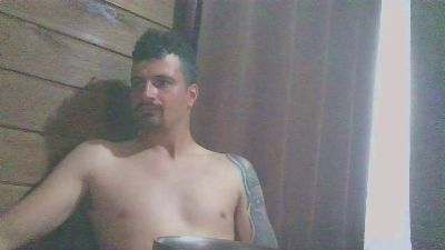 thi_farias00 live from Brazil