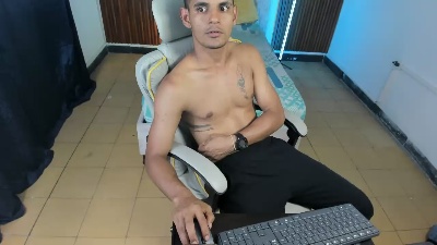 thiago_delicius live from Colombia