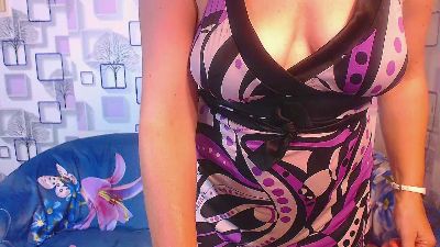 xxSexyMilfxx live from Italy